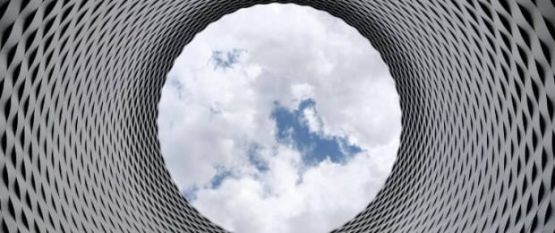 Roehre-abstrakt-Himmel_750x500-min